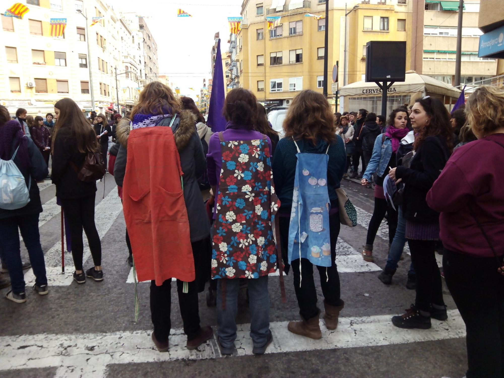 8M Valencia delantales